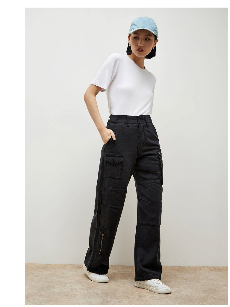 Wide Leg Cargo Jeans