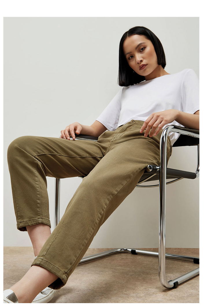 Chino Mid-Rise Mom Jeans